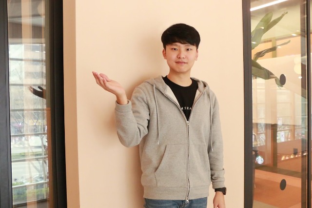고용노동부 일생활균형_오픈서베이 직원 인터뷰_김경만 개발자2.jpg